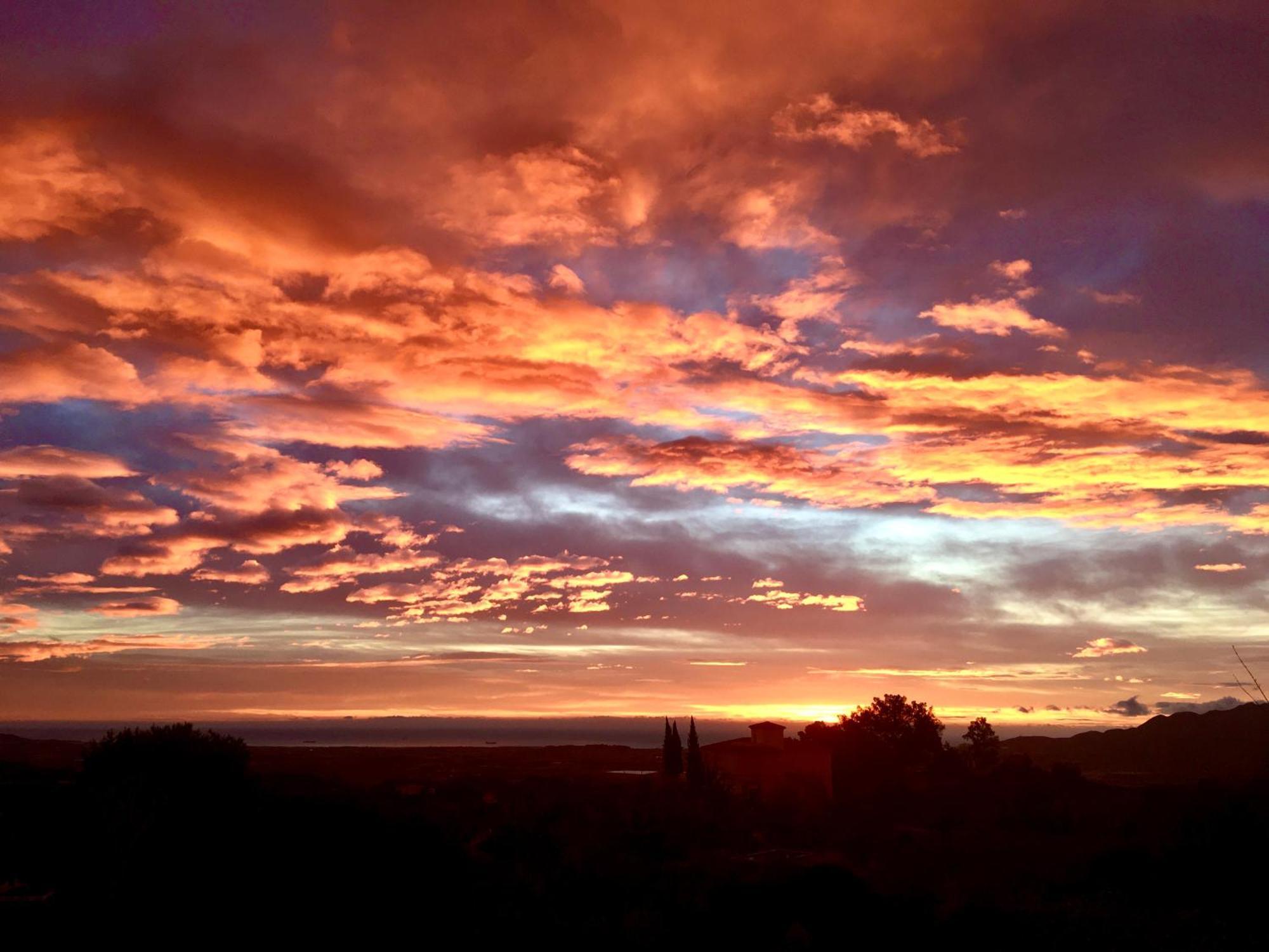 Cortijo De La Fuente Con Vistas Impresionantes Y Playas A 20 Minutos Holiday home
